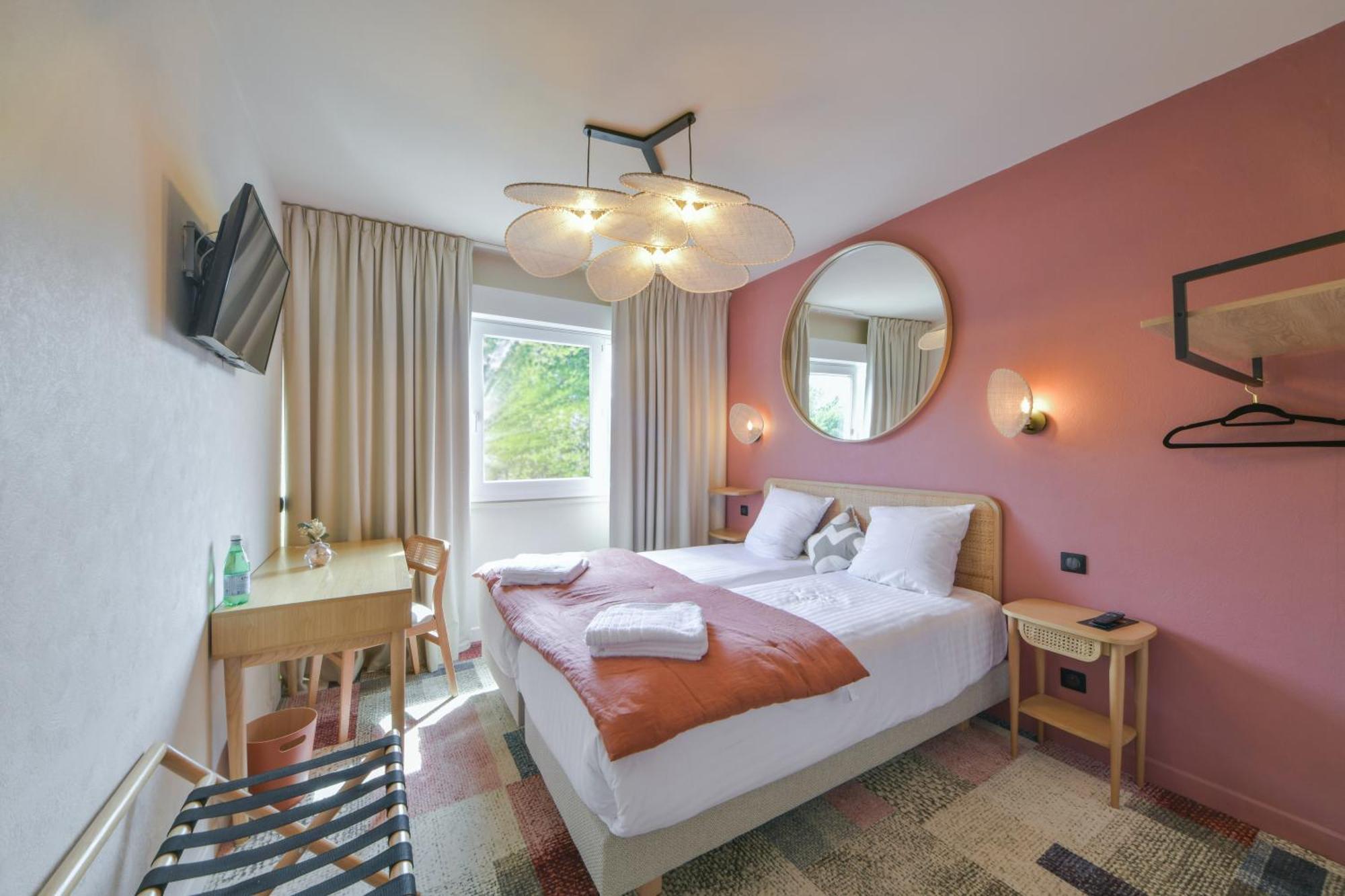 Brit Hotel Olympia Bourges Exterior foto
