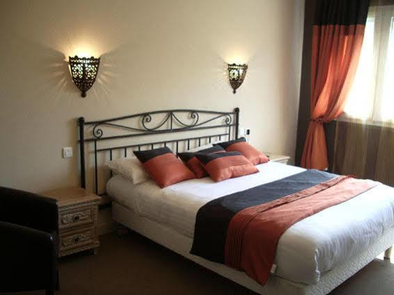 Brit Hotel Olympia Bourges Zimmer foto